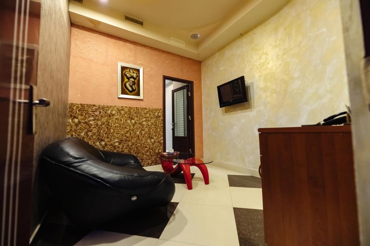 Golden Seconds Hotel Yerevan Exterior photo