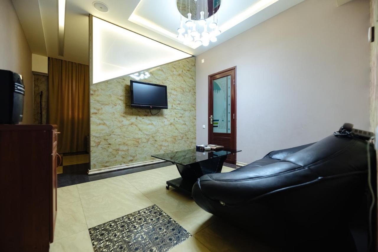 Golden Seconds Hotel Yerevan Exterior photo