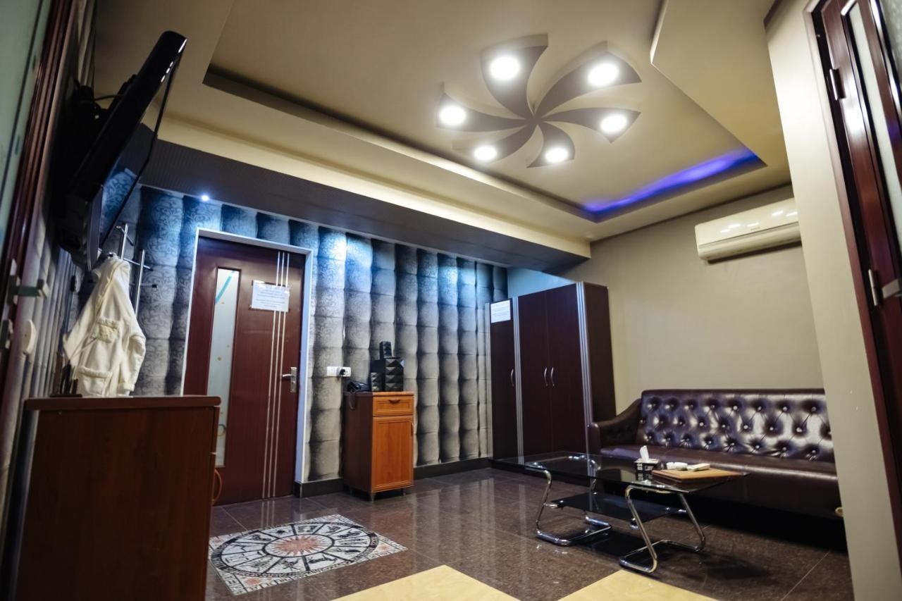 Golden Seconds Hotel Yerevan Exterior photo