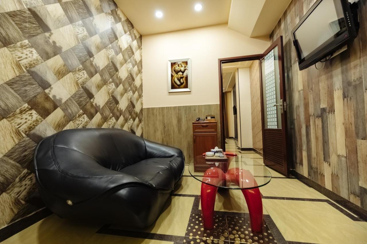 Golden Seconds Hotel Yerevan Exterior photo