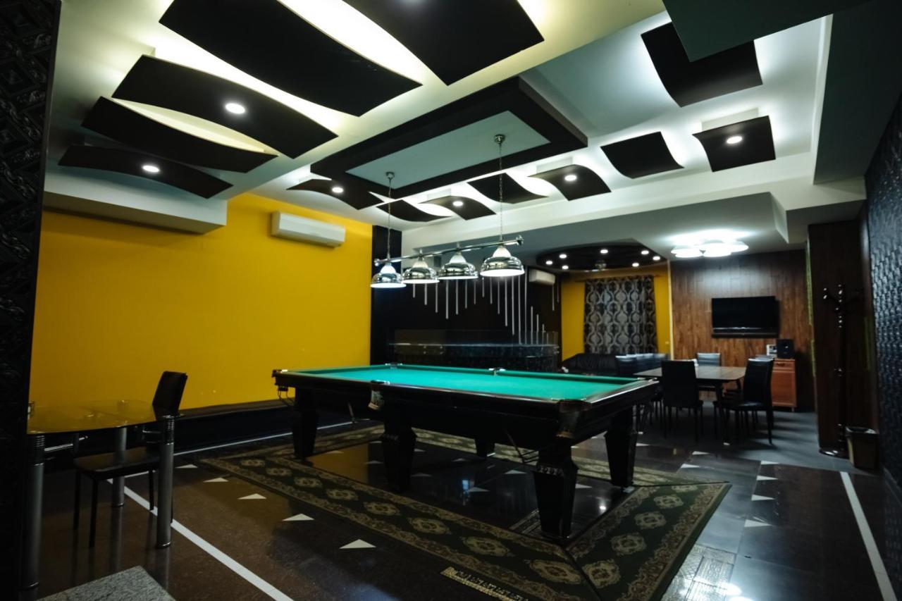 Golden Seconds Hotel Yerevan Exterior photo
