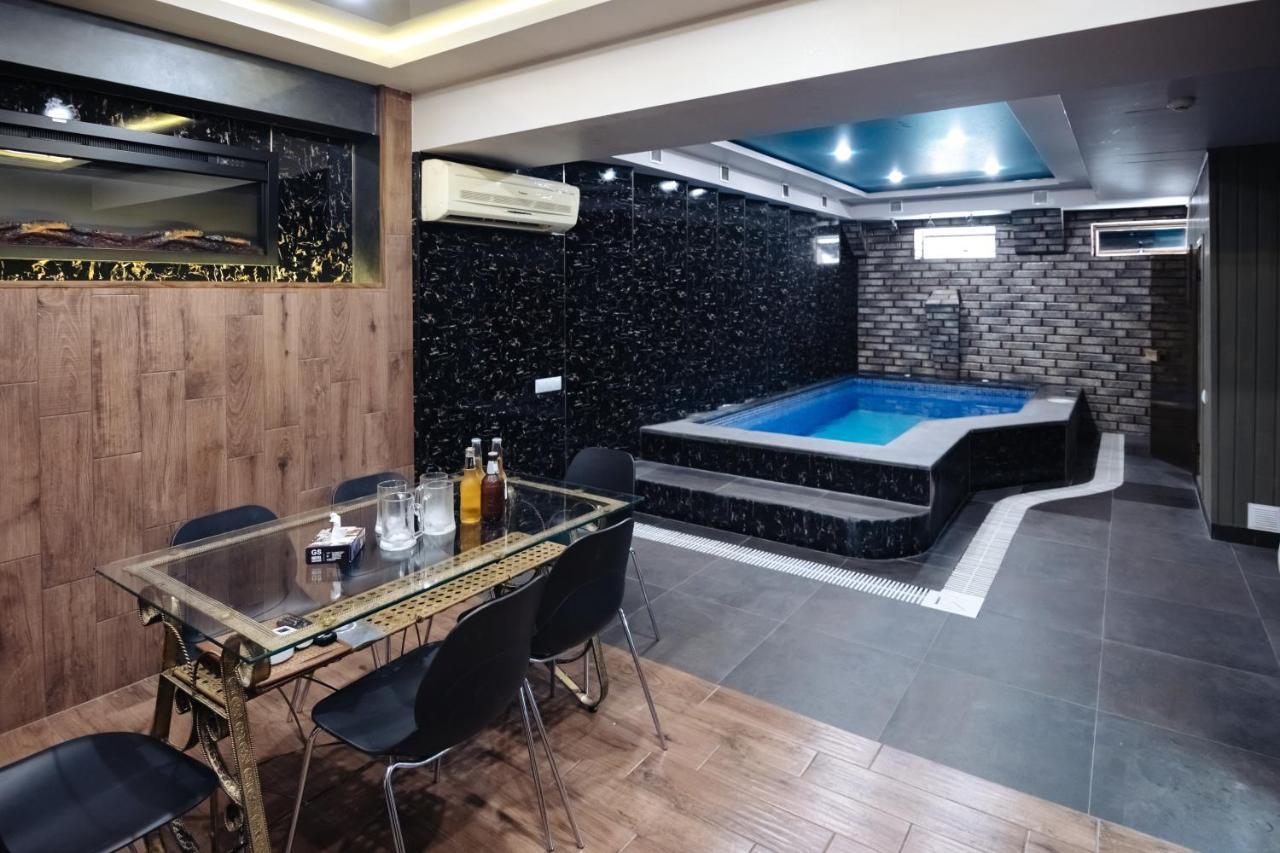Golden Seconds Hotel Yerevan Exterior photo