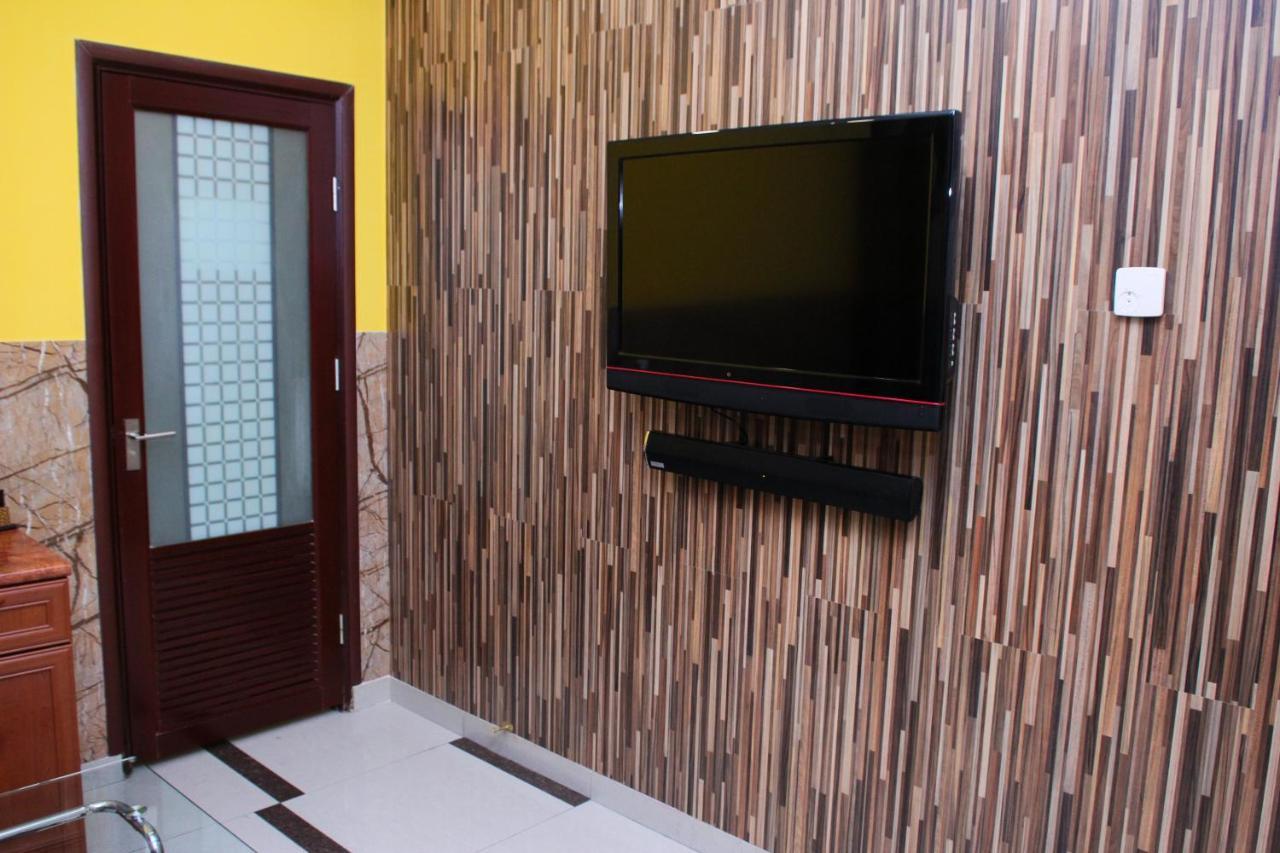 Golden Seconds Hotel Yerevan Exterior photo